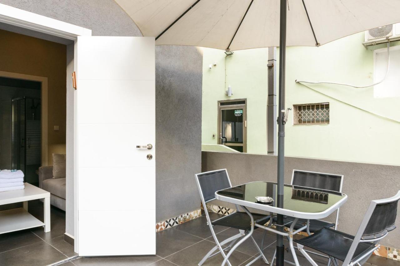 Crown Sea Hostel Tel Aviv Exterior photo